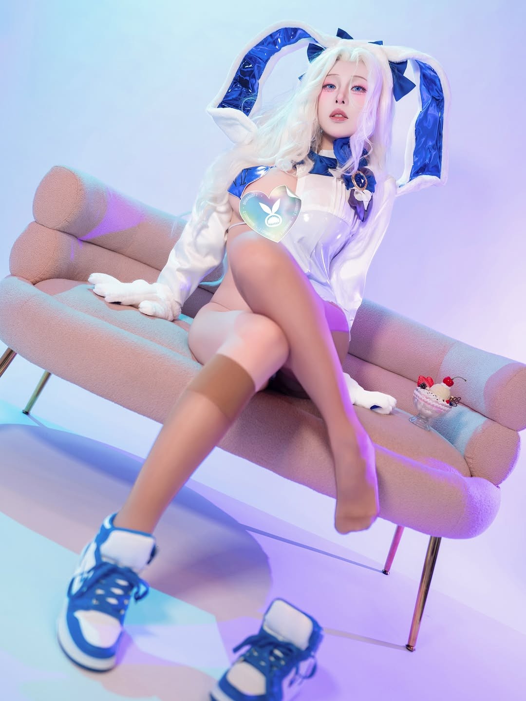 美女cos《棕色尘埃2》兔女郎达丽安 前凸后翘太美了！