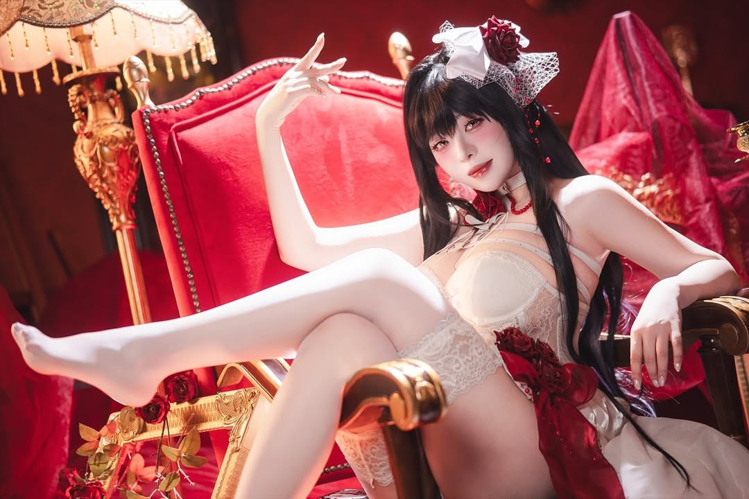 美女cos《棕色尘埃2》兔女郎达丽安 前凸后翘太美了！