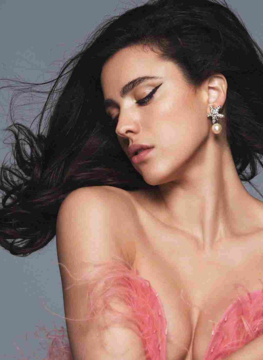 《死亡搁浅》玛玛演员玛格丽特写真 大胆造型展示