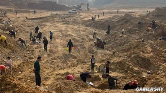 工地挖出玛瑙引市民疯抢，没想到这些石头背后藏着这样的秘密