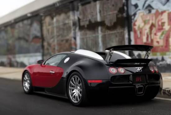 布加迪20周年献礼,1600马力孤品超跑竟复刻传奇配色(图3) 游民星空